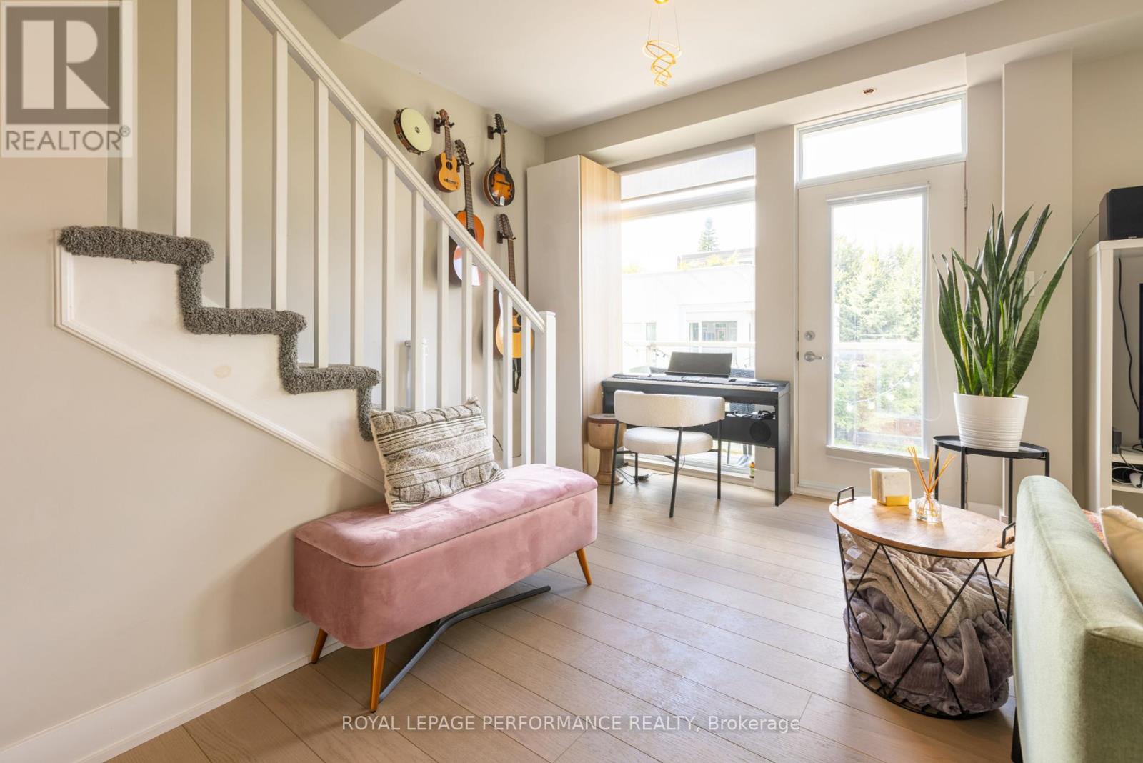 Photo 11 of 22 Holmwood Avenue, Ottawa ON