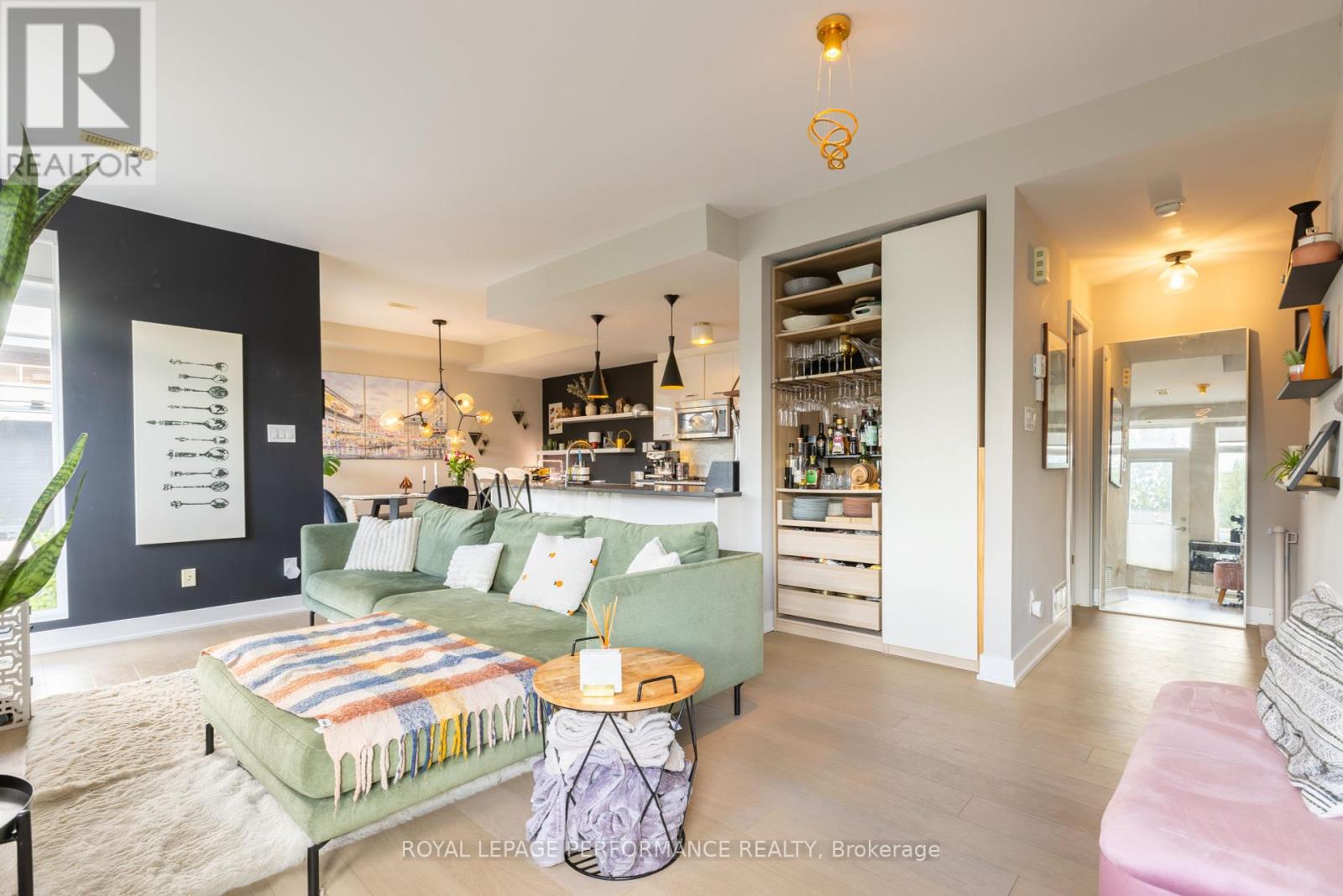 Photo 14 of 22 Holmwood Avenue, Ottawa ON