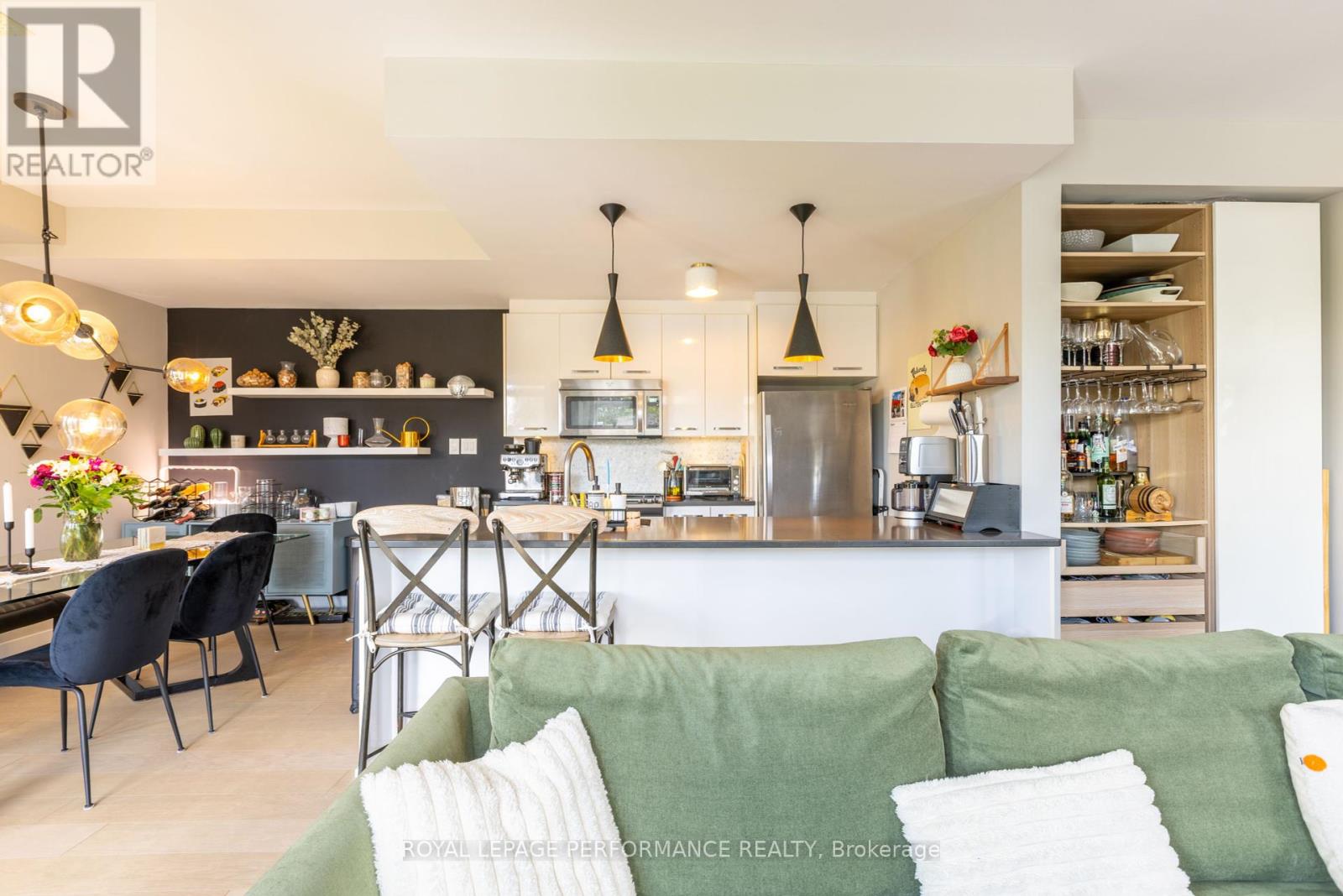 Photo 17 of 22 Holmwood Avenue, Ottawa ON