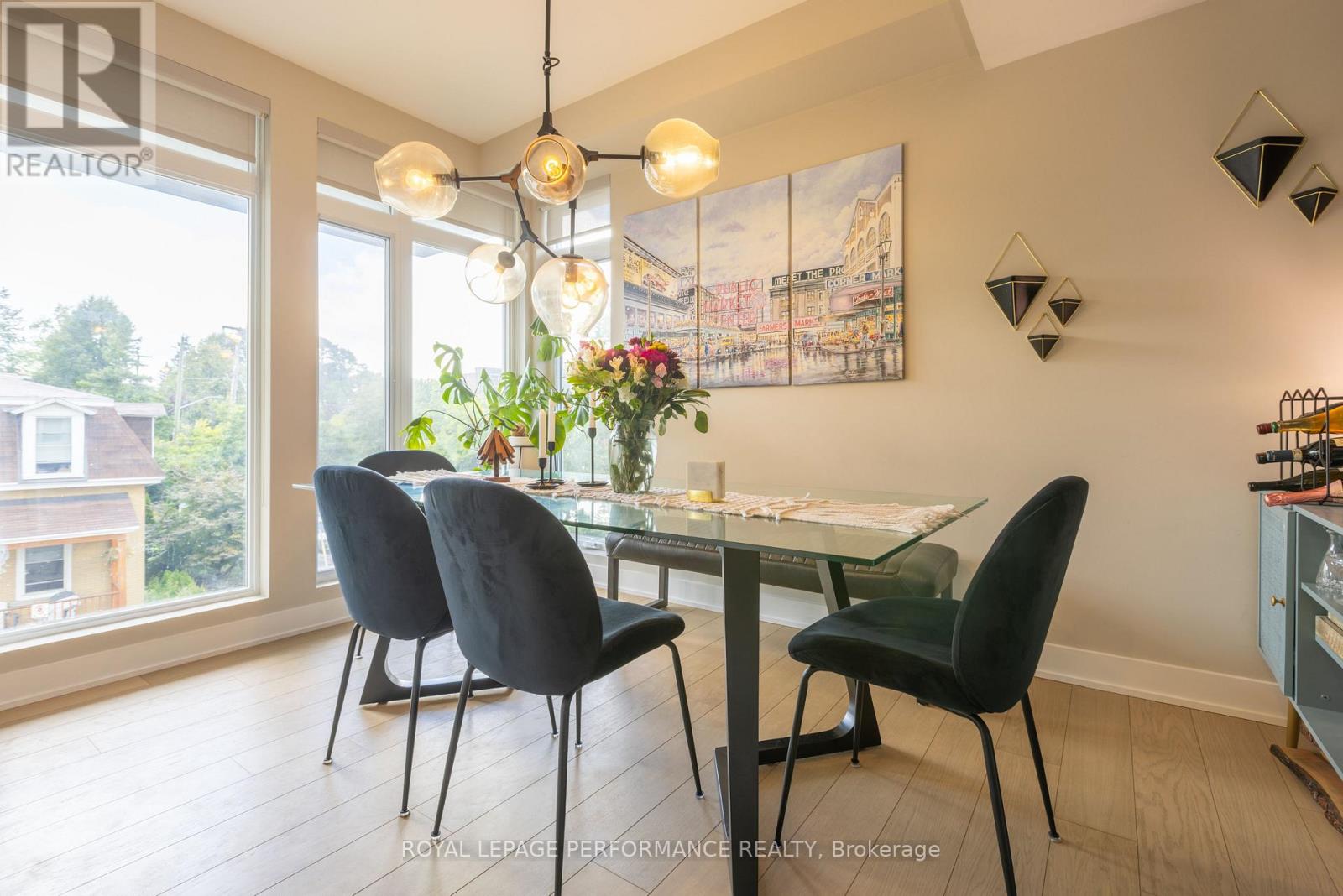 Photo 20 of 22 Holmwood Avenue, Ottawa ON