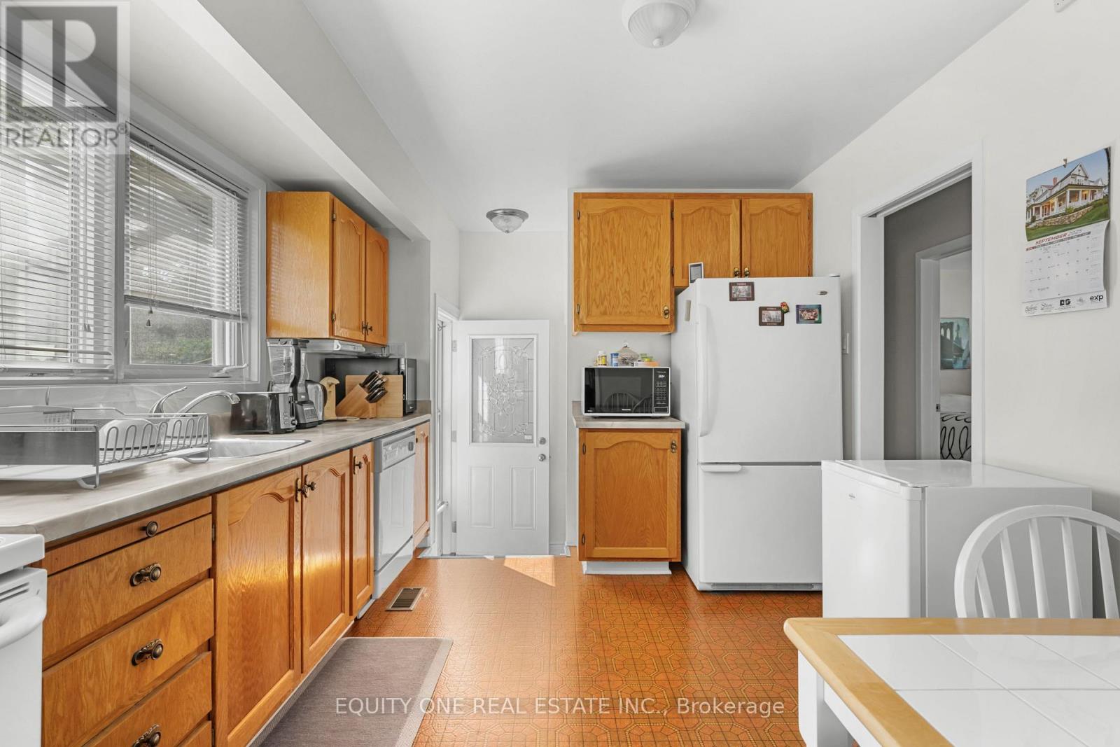 Photo 12 of 2 Parkside Crescent, Ottawa ON