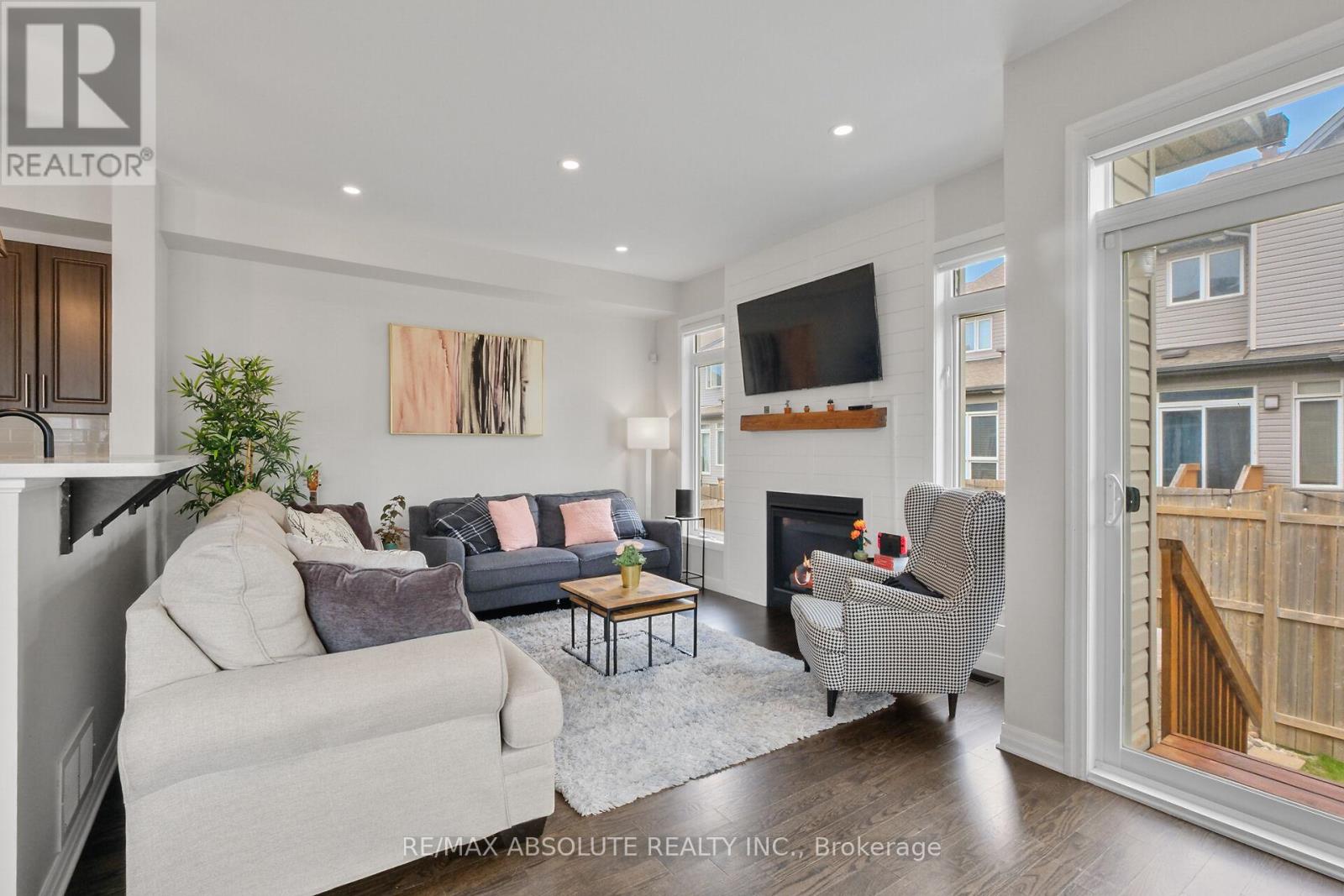 Photo 12 of 243 Overberg Way, Ottawa ON