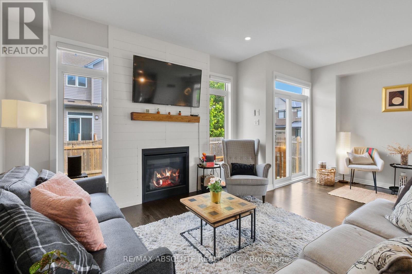 Photo 18 of 243 Overberg Way, Ottawa ON