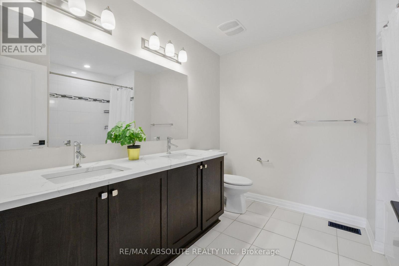 Photo 30 of 243 Overberg Way, Ottawa ON