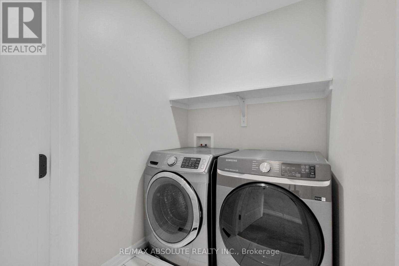 Photo 33 of 243 Overberg Way, Ottawa ON