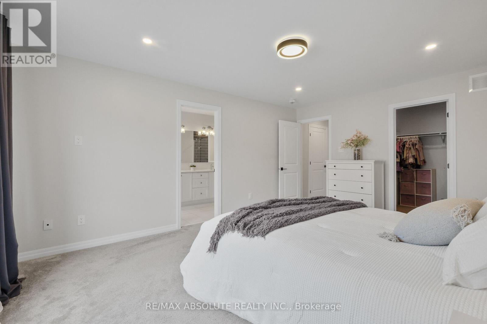 Photo 36 of 243 Overberg Way, Ottawa ON
