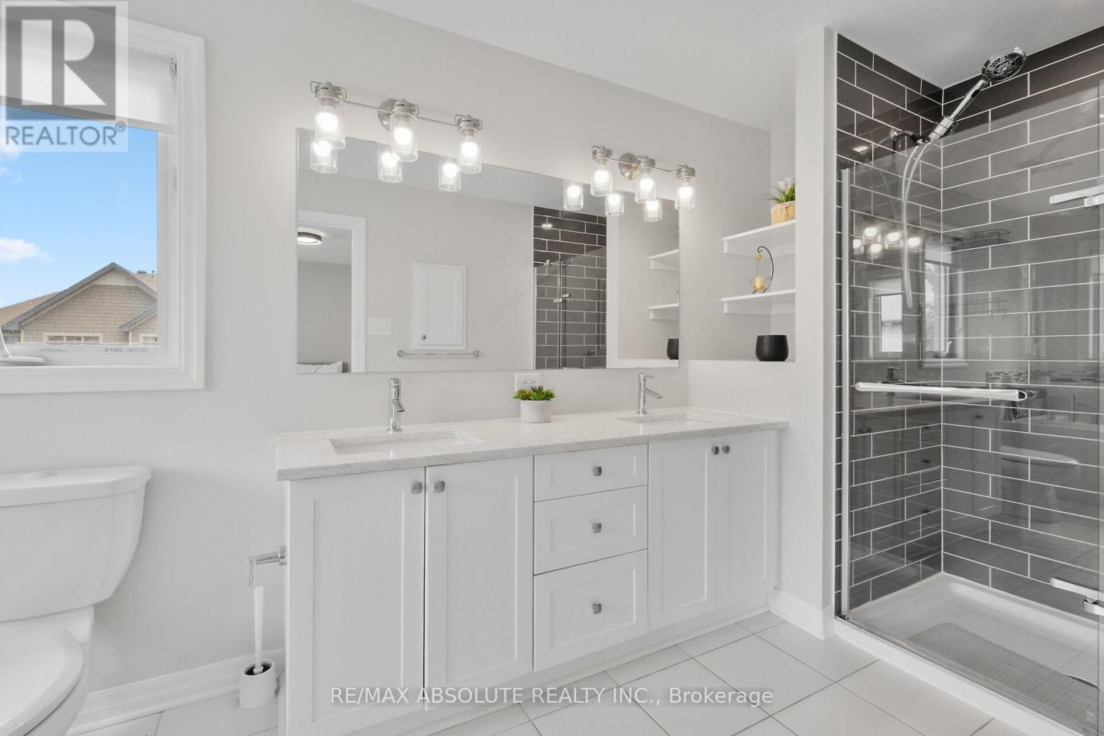 Photo 37 of 243 Overberg Way, Ottawa ON