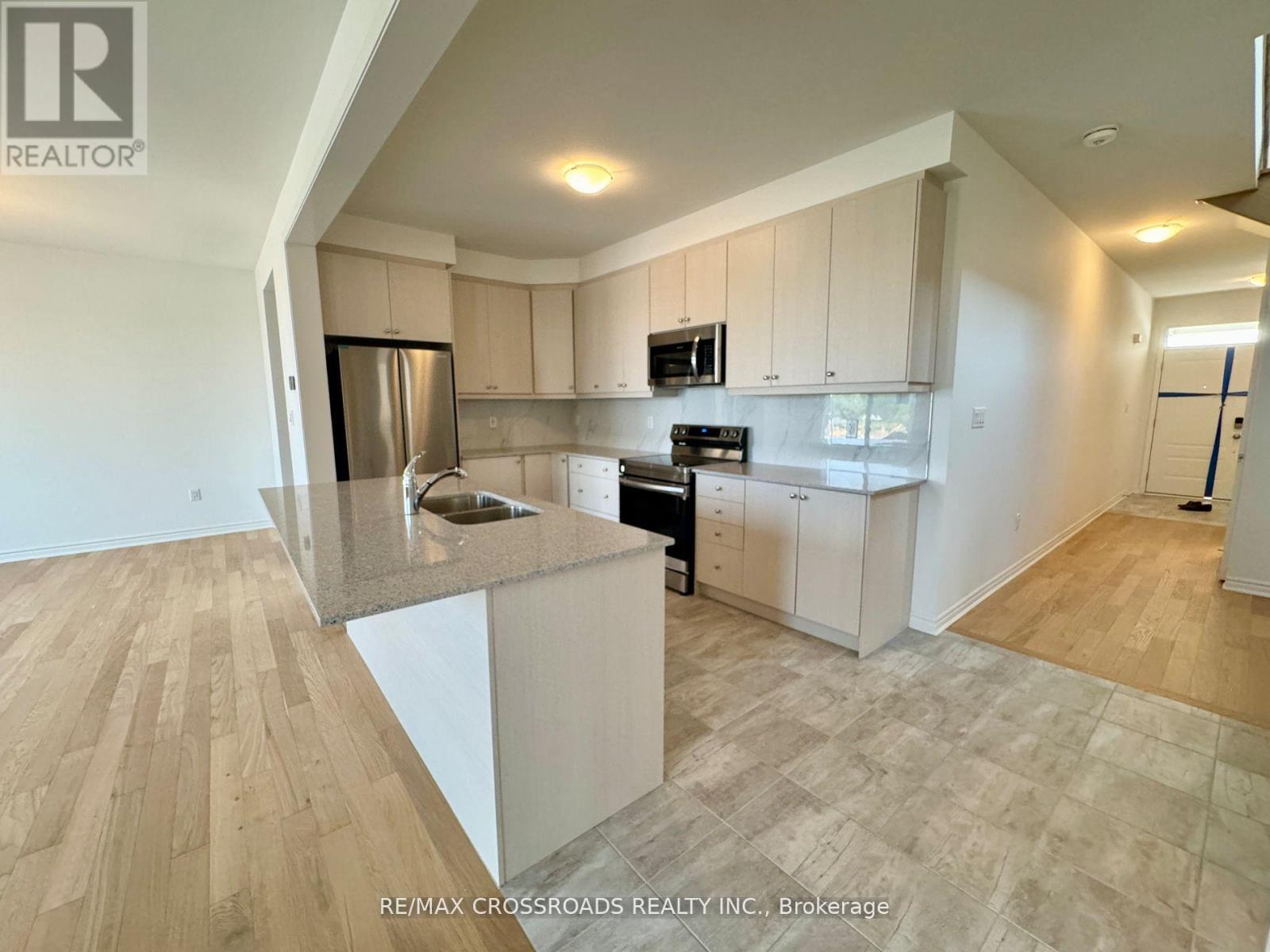 Photo 7 of Main 3083 Blazing Star Avenue, Pickering ON