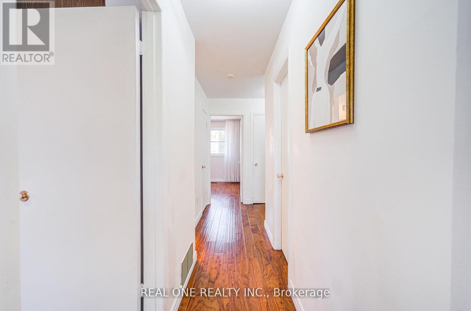 Photo 23 of 46 81 Brookmill Boulevard, Toronto ON