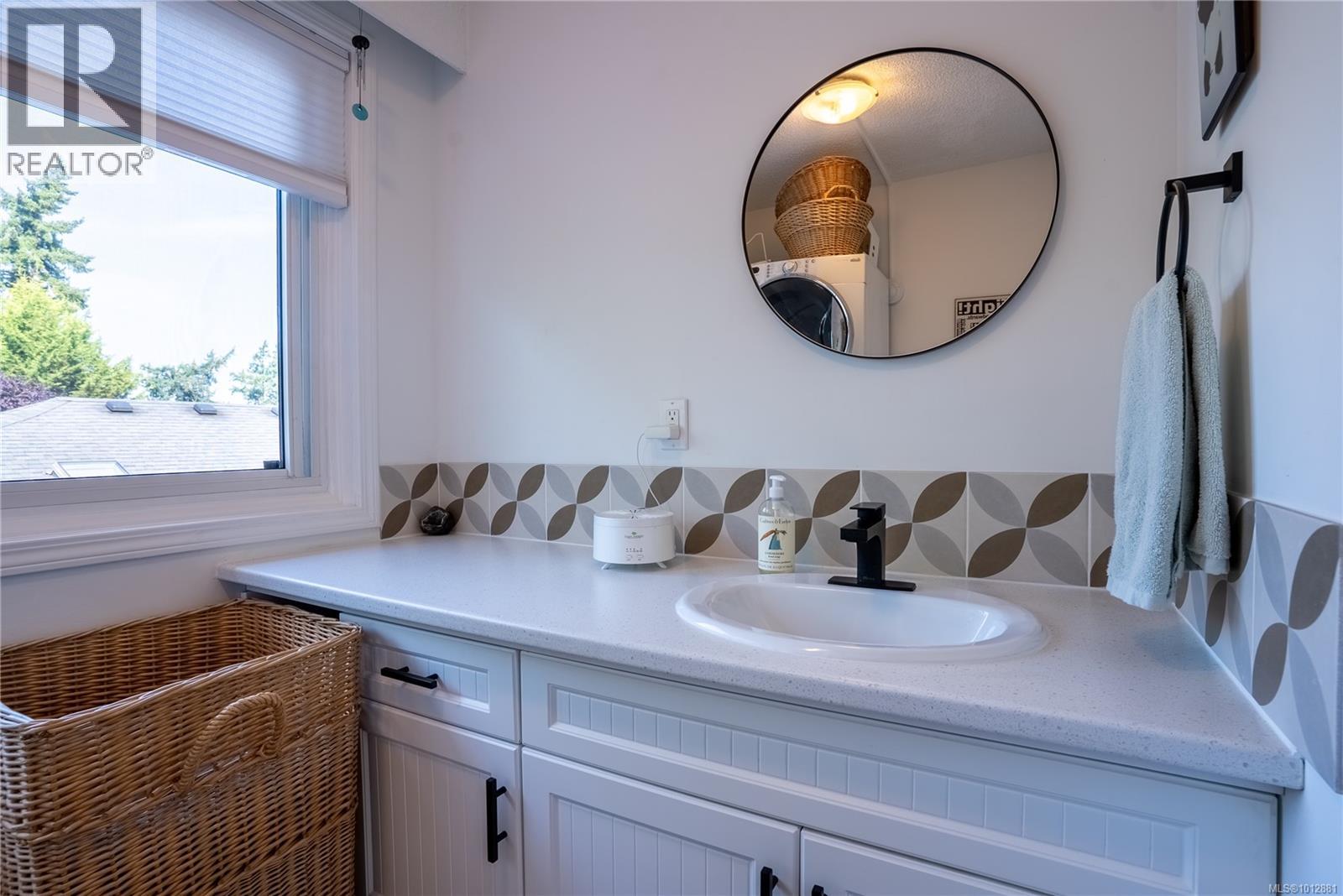 1376 Craigflower Rd, Esquimalt