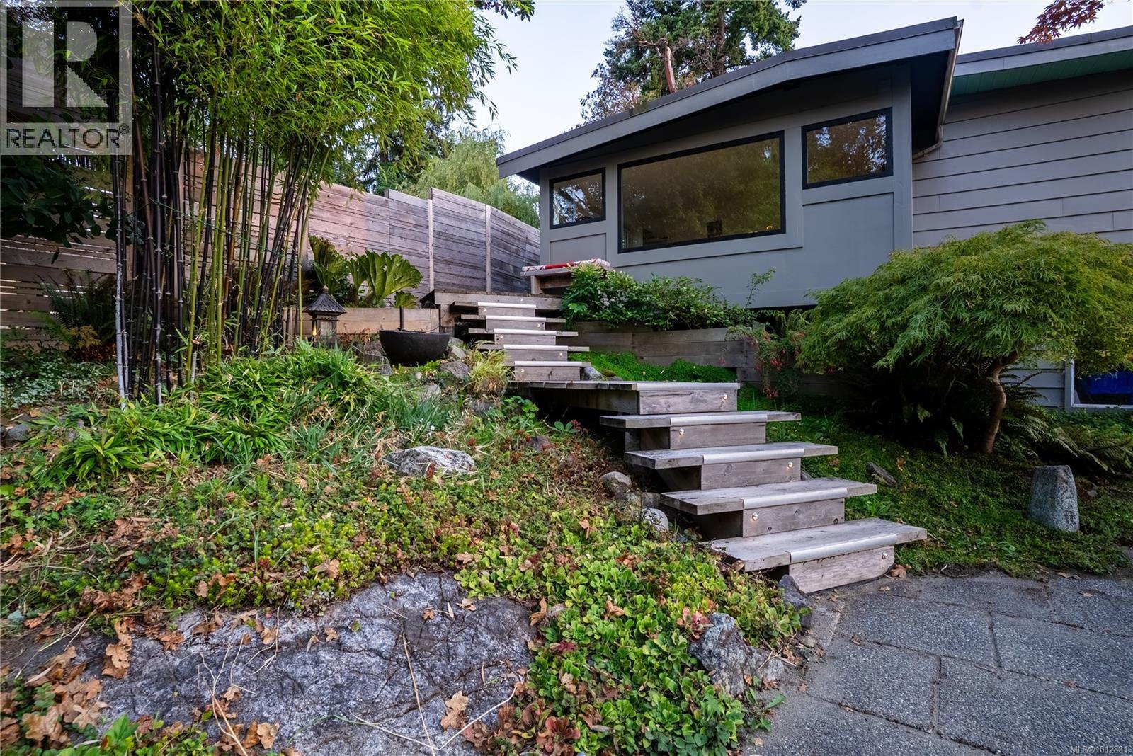 1376 Craigflower Rd, Esquimalt