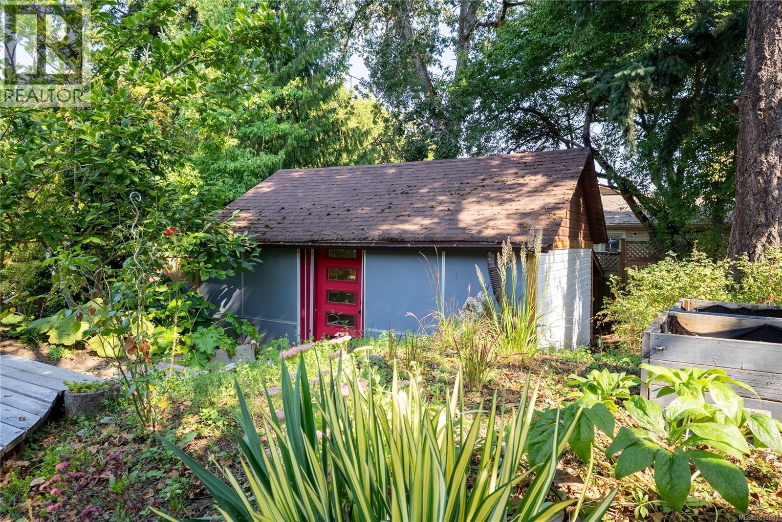 1376 Craigflower Rd, Esquimalt