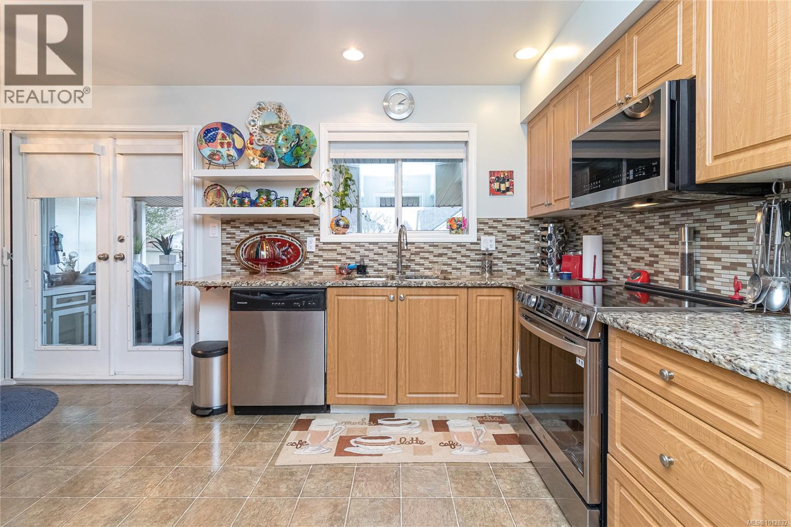  2735 Cadboro Bay Road, Oak Bay