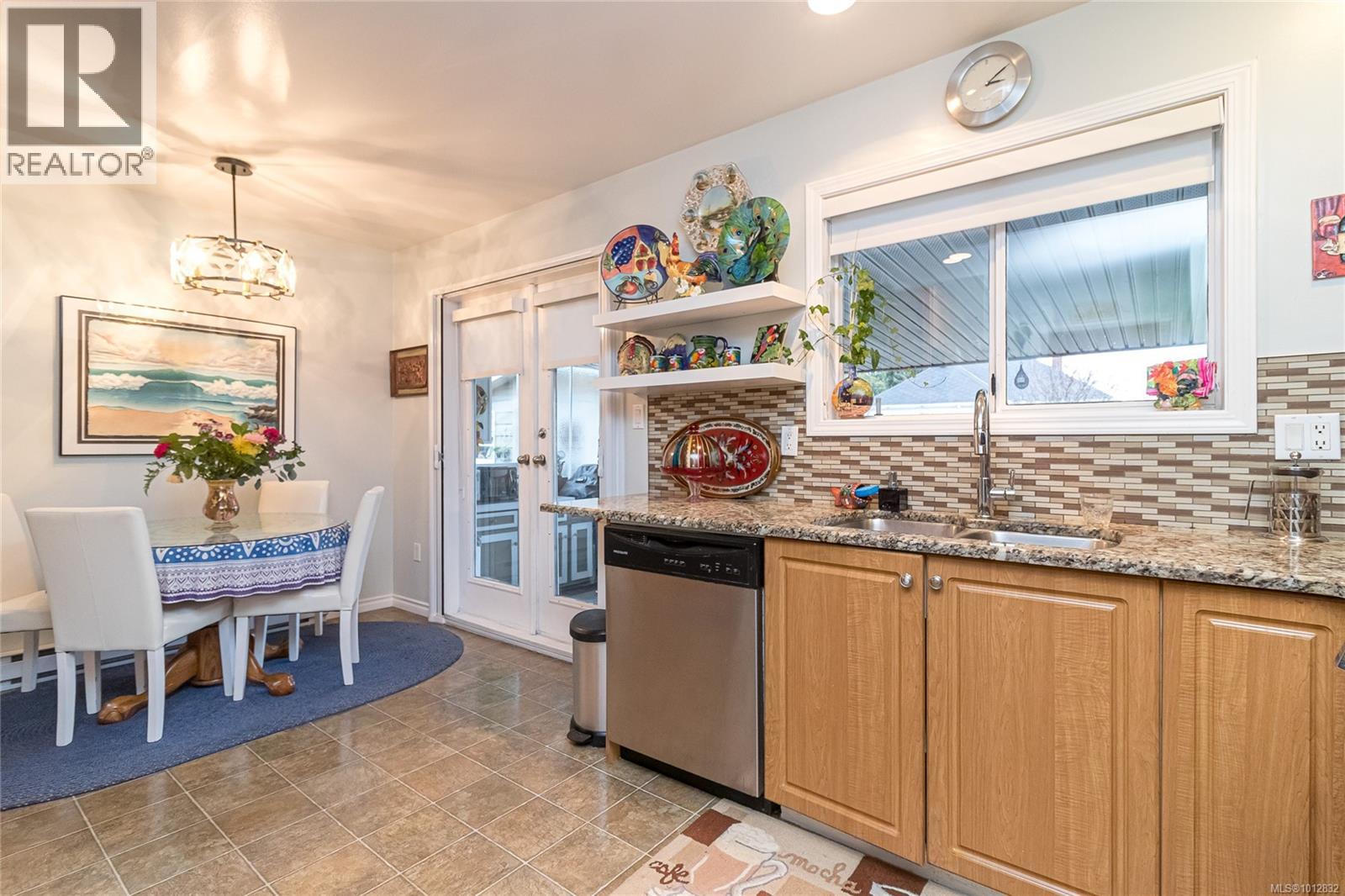  2735 Cadboro Bay Road, Oak Bay
