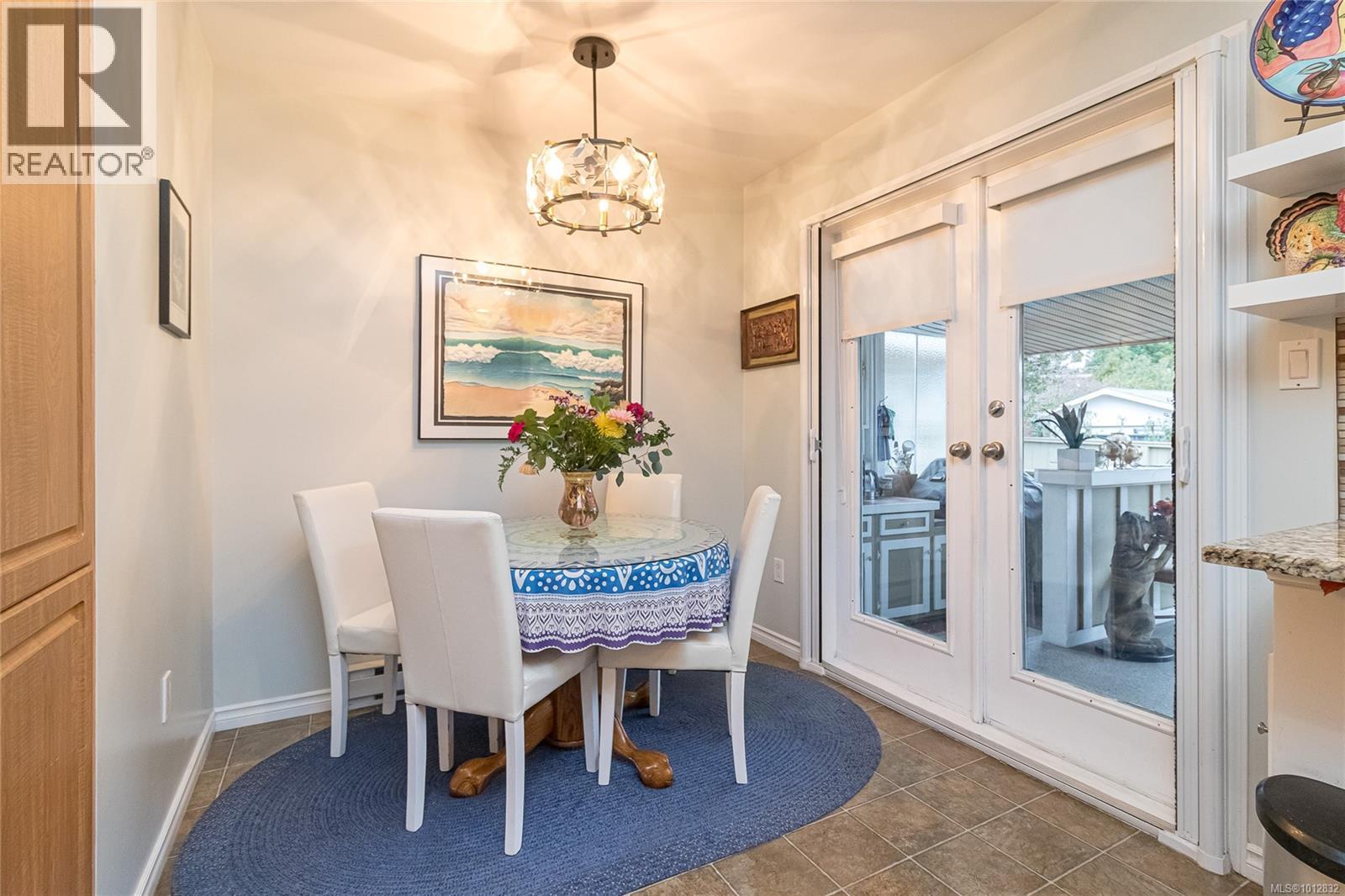  2735 Cadboro Bay Road, Oak Bay