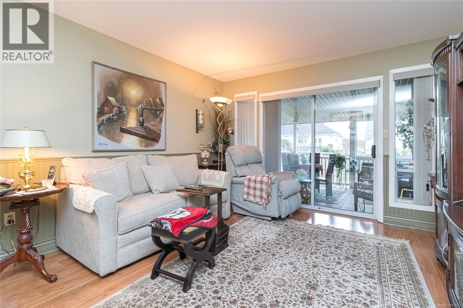  2735 Cadboro Bay Road, Oak Bay
