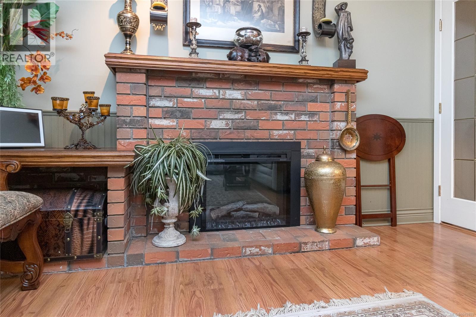 2735 Cadboro Bay Road, Oak Bay