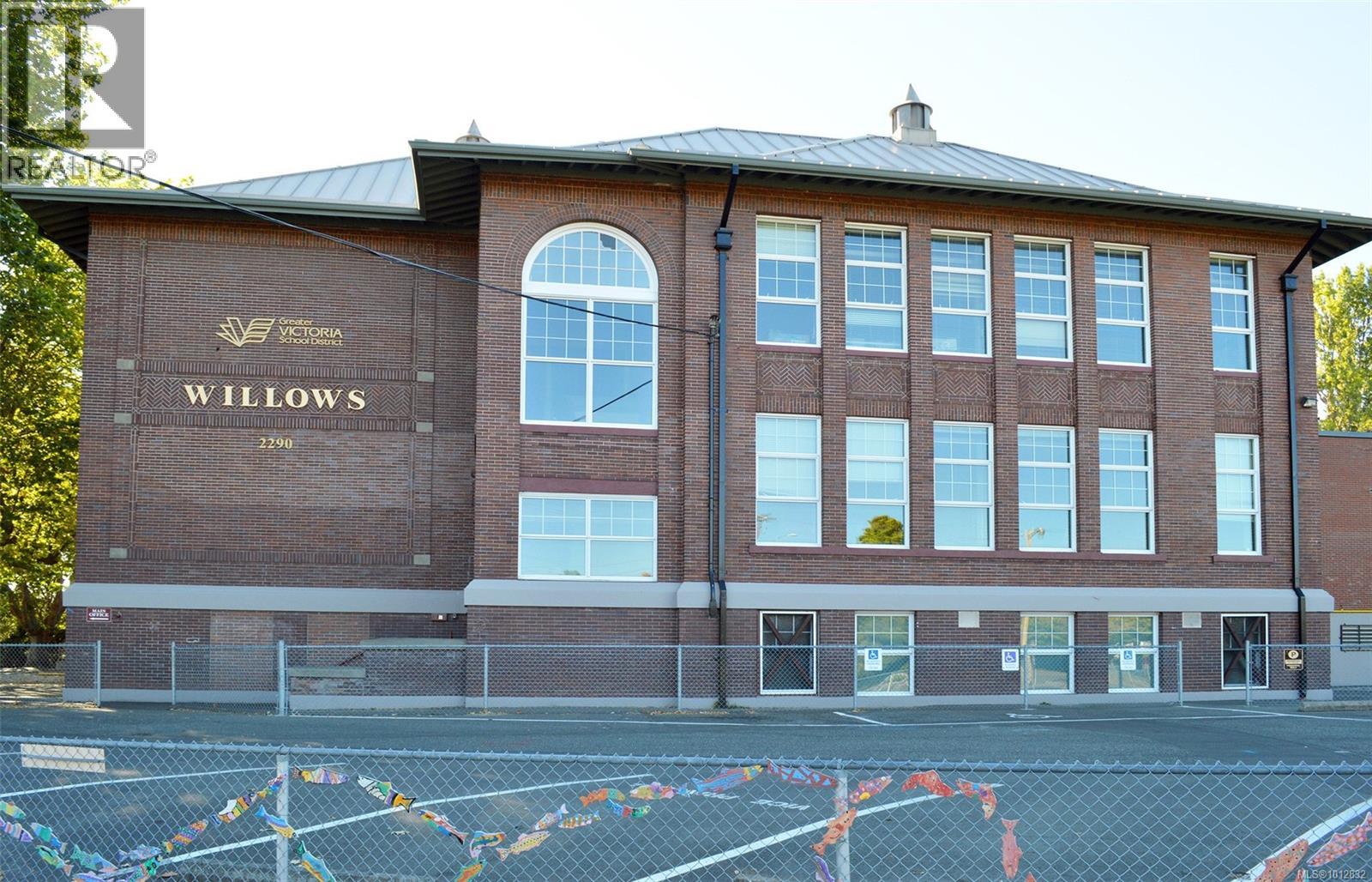  2735 Cadboro Bay Road, Oak Bay