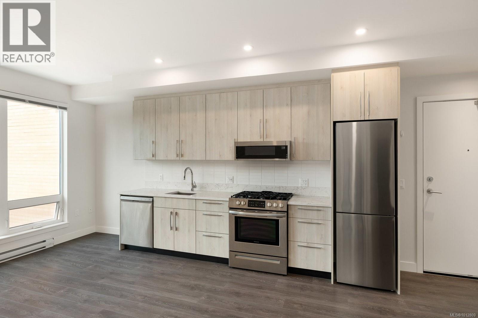 407 9864 Fourth Street, Sidney