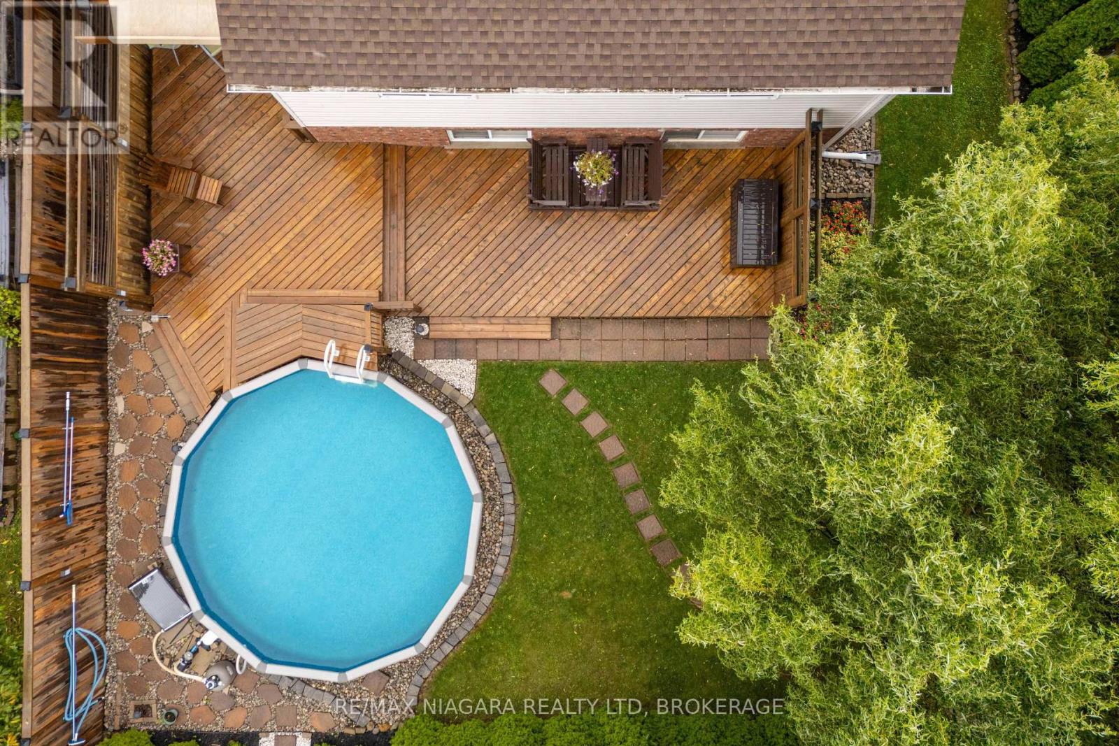 Photo 3 of 7229 Parkside Road, Niagara Falls ON
