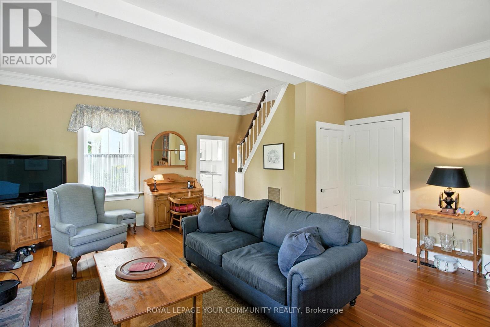 Photo 11 of 39 Colborne Street, Markham ON
