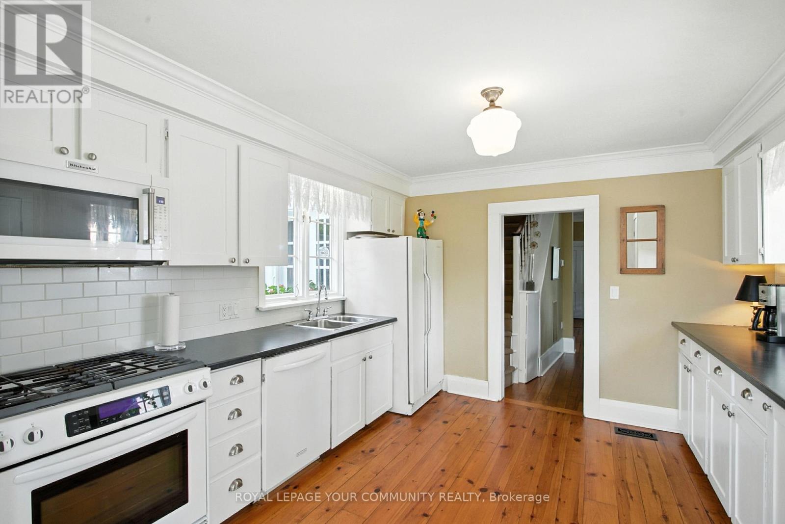 Photo 13 of 39 Colborne Street, Markham ON