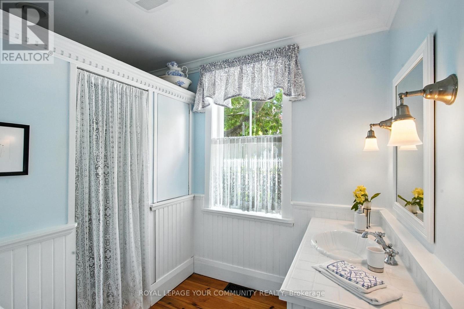 Photo 24 of 39 Colborne Street, Markham ON