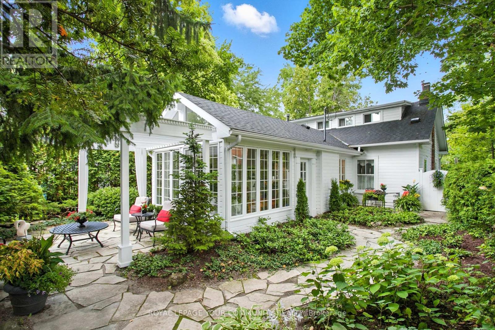 Photo 5 of 39 Colborne Street, Markham ON