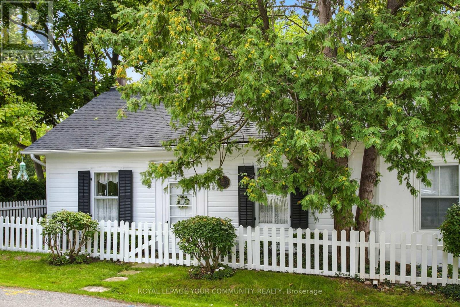 Photo 6 of 39 Colborne Street, Markham ON