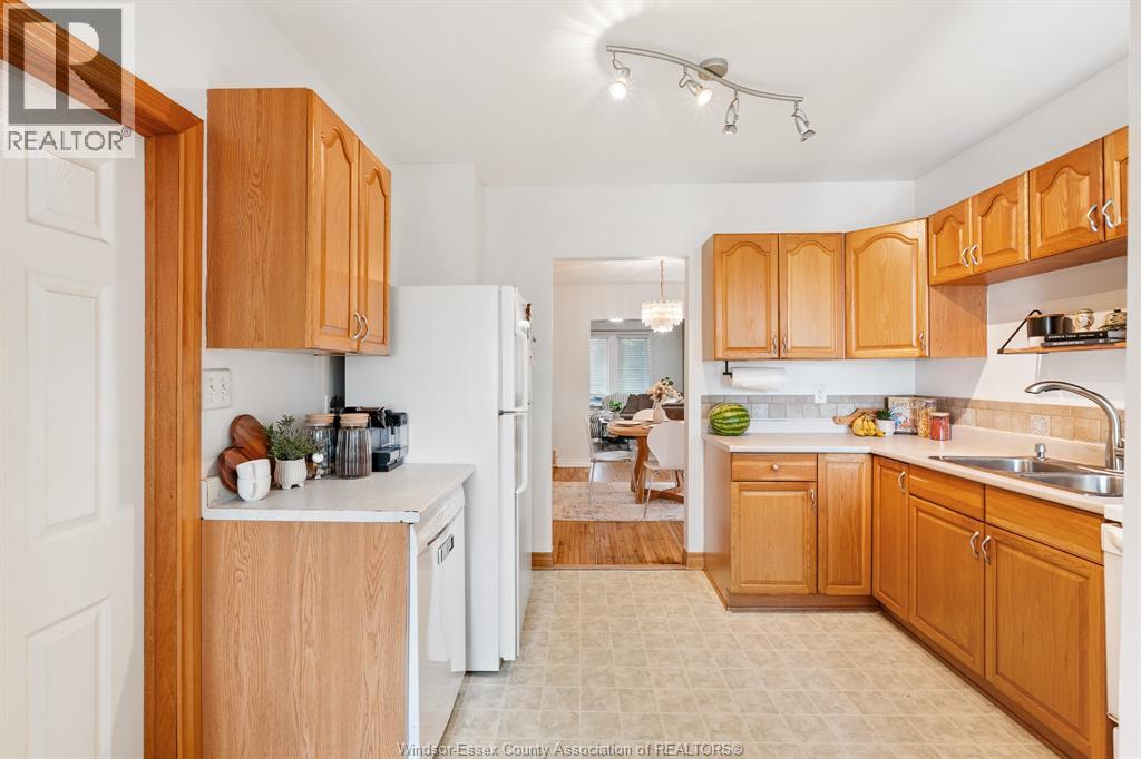 Photo 11 of 1409 Marentette Avenue, Windsor ON