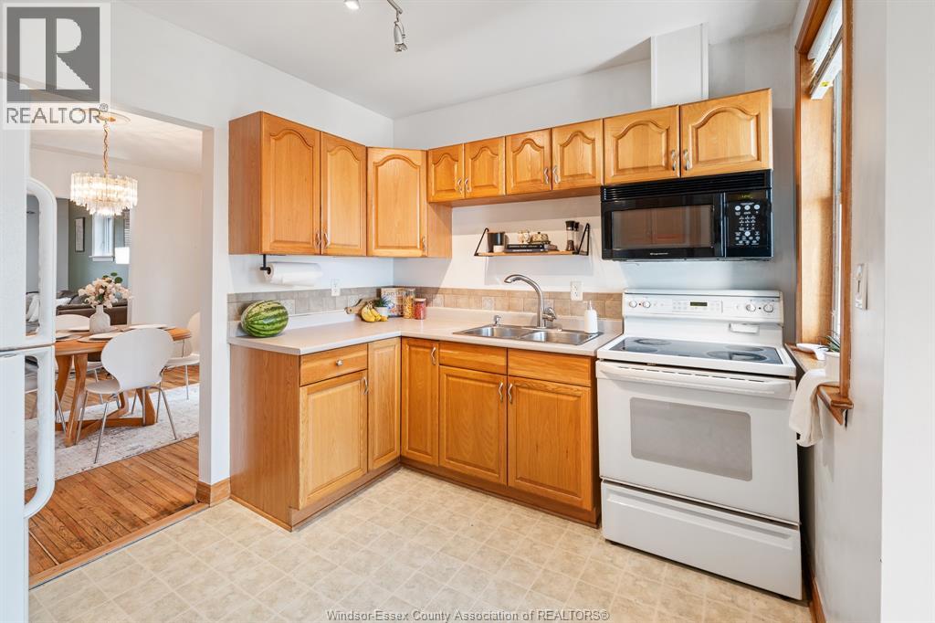 Photo 13 of 1409 Marentette Avenue, Windsor ON