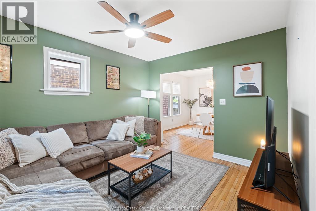 Photo 5 of 1409 Marentette Avenue, Windsor ON