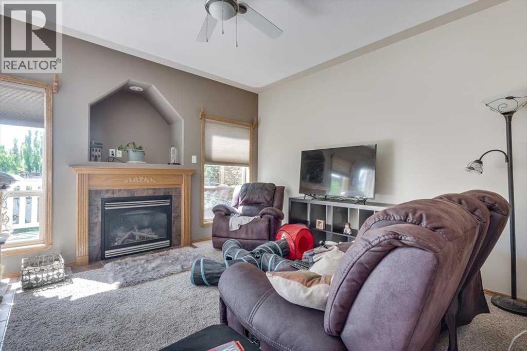 Photo 11 of 301 Addington Drive, Red Deer AB