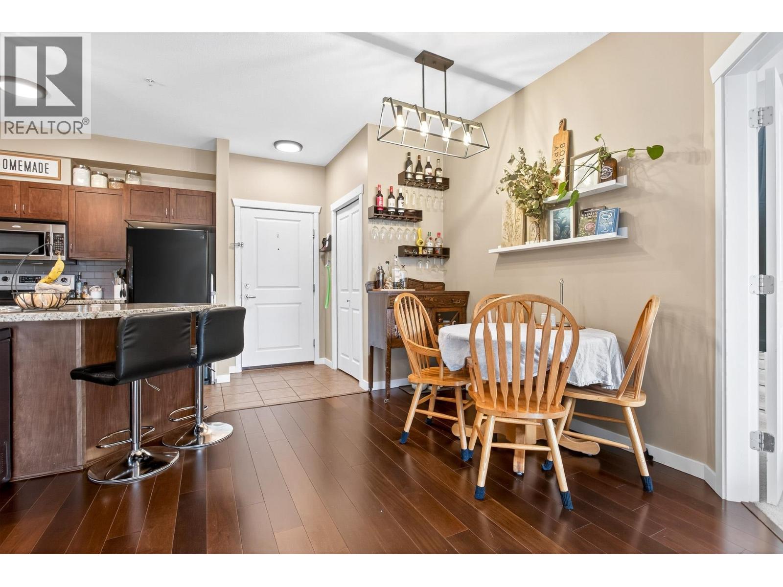 Photo 10 of 207 2336 Whyte Avenue, Port Coquitlam BC