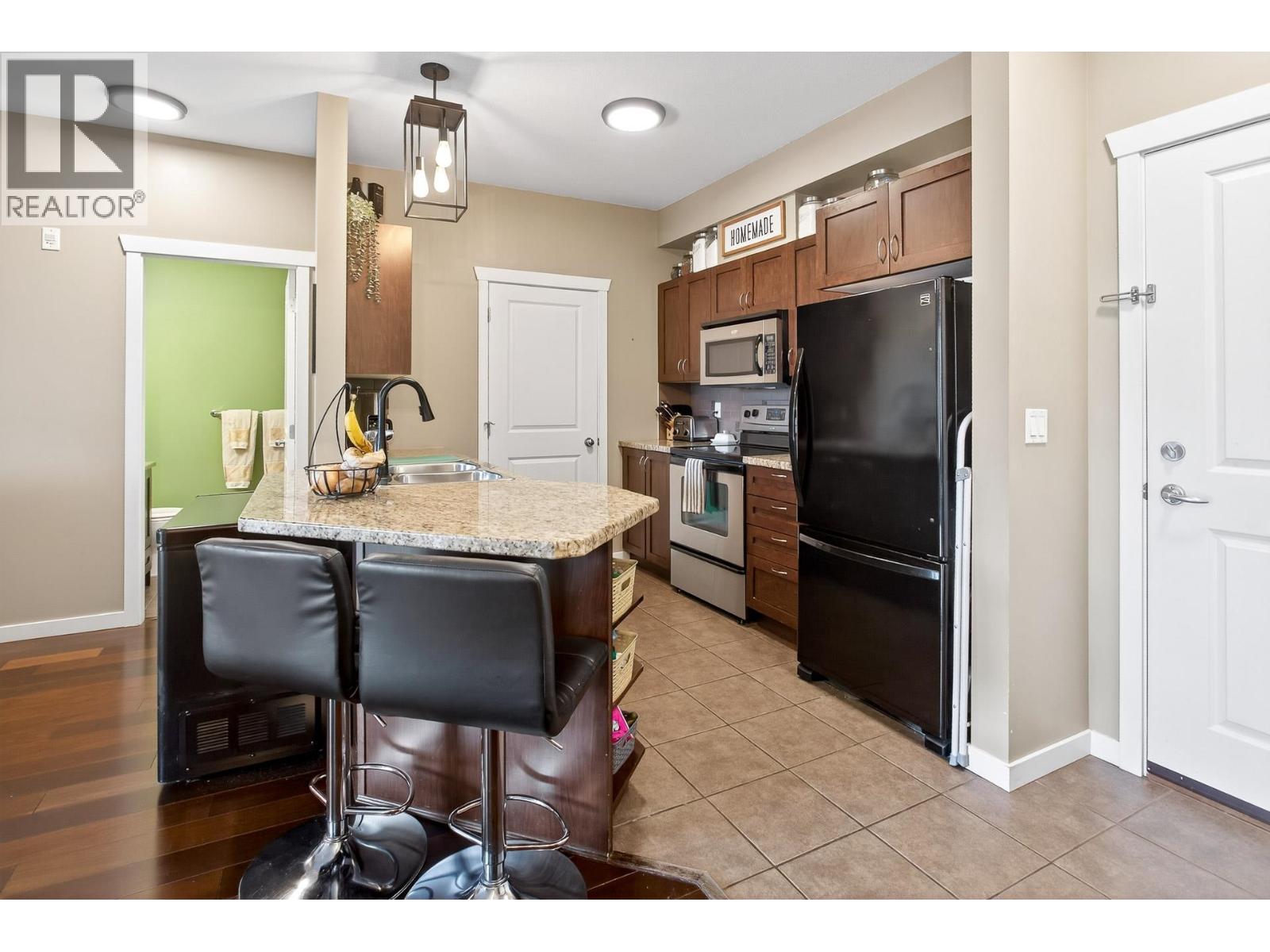 Photo 6 of 207 2336 Whyte Avenue, Port Coquitlam BC