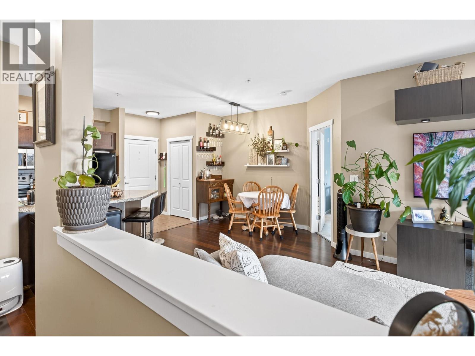 Photo 11 of 207 2336 Whyte Avenue, Port Coquitlam BC