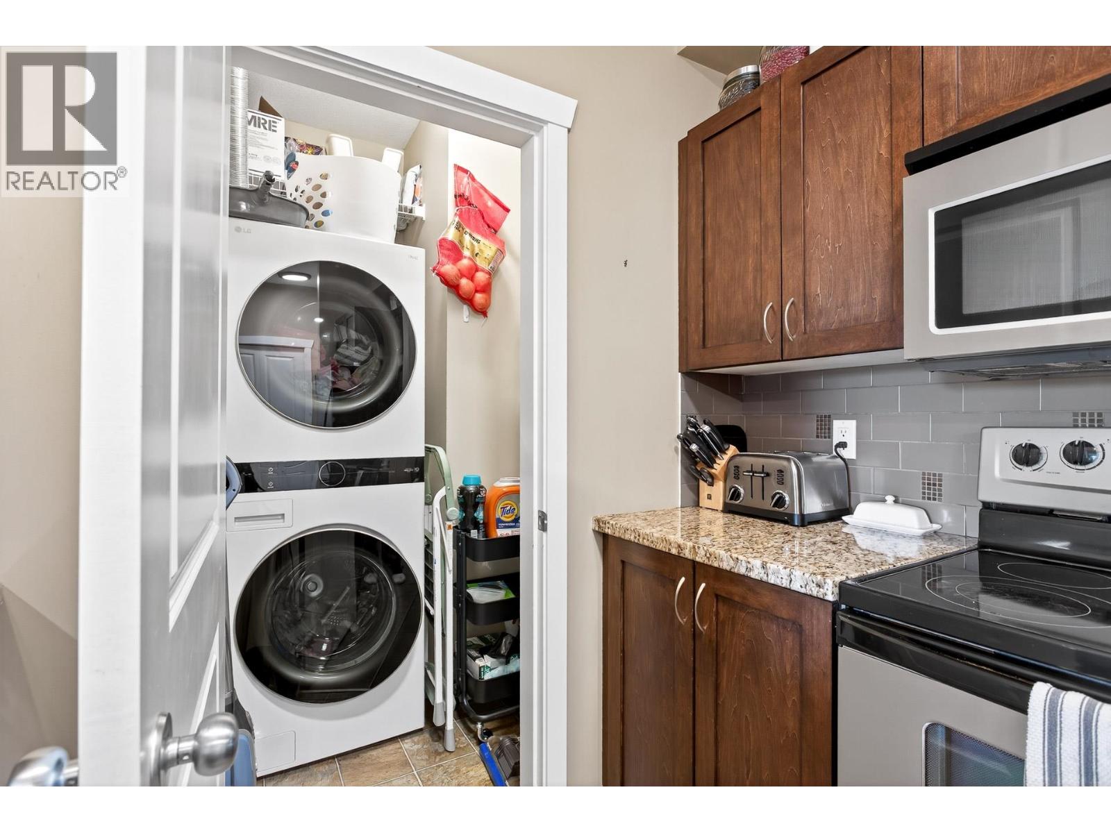 Photo 7 of 207 2336 Whyte Avenue, Port Coquitlam BC