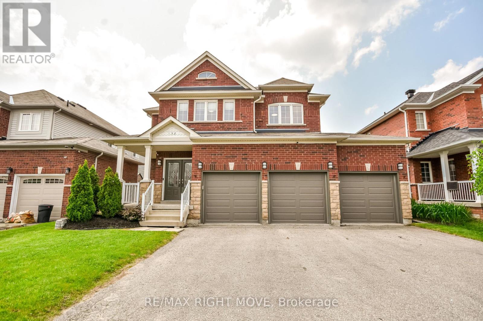 Photo 45 of 132 The Queensway, Barrie ON