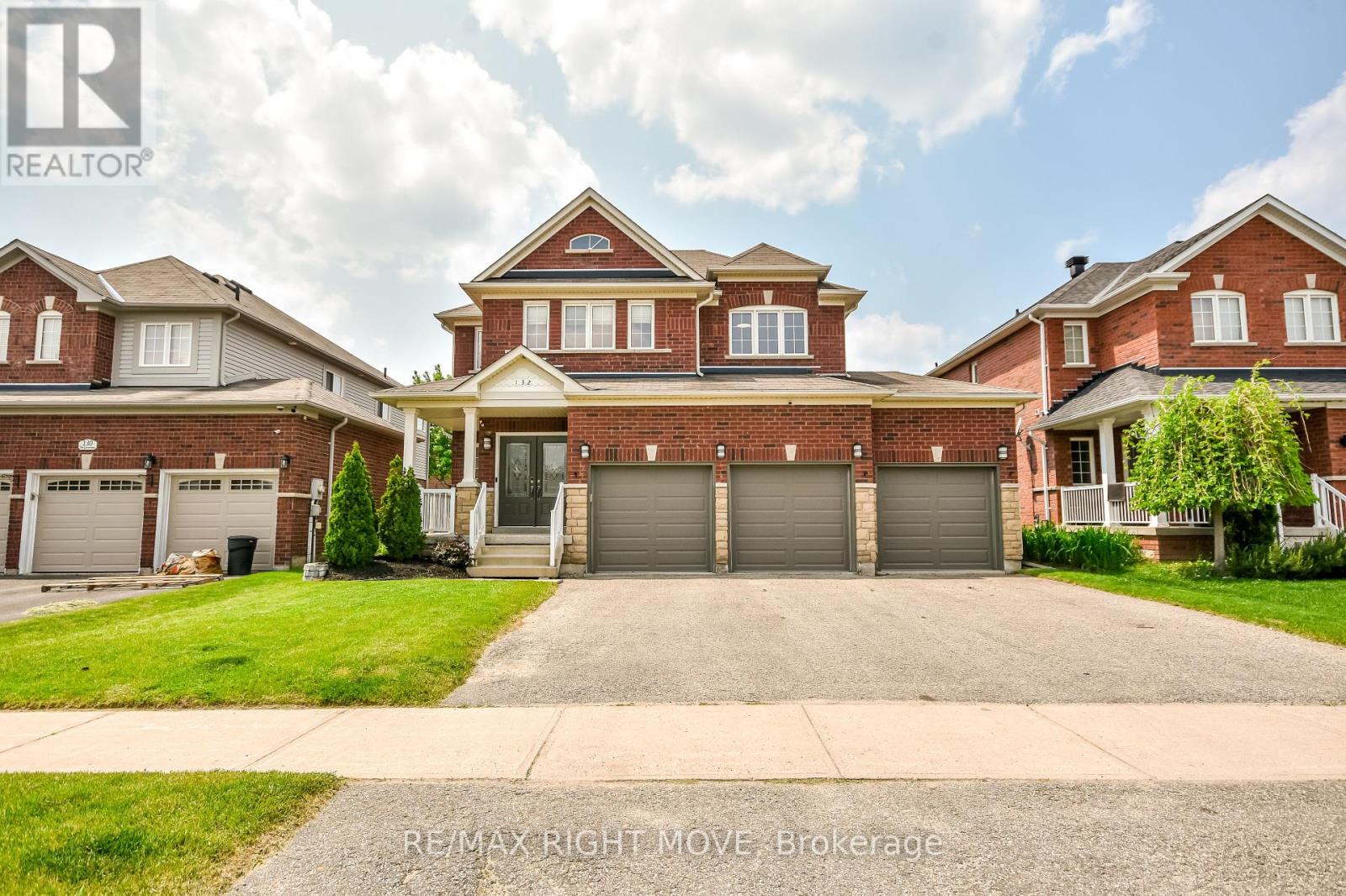 Photo 47 of 132 The Queensway, Barrie ON