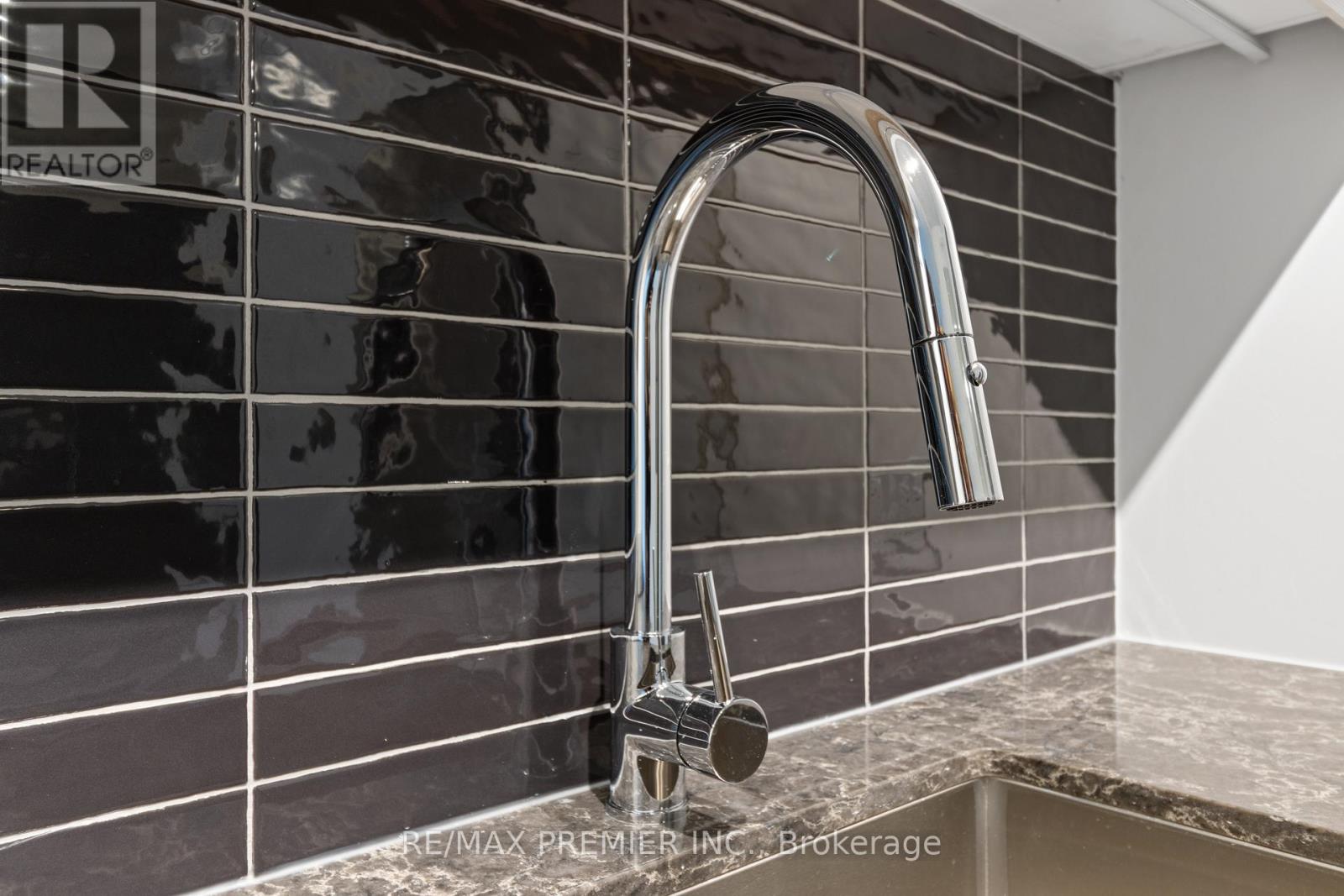 Photo 12 of 308 9 Tecumseth Street, Toronto ON
