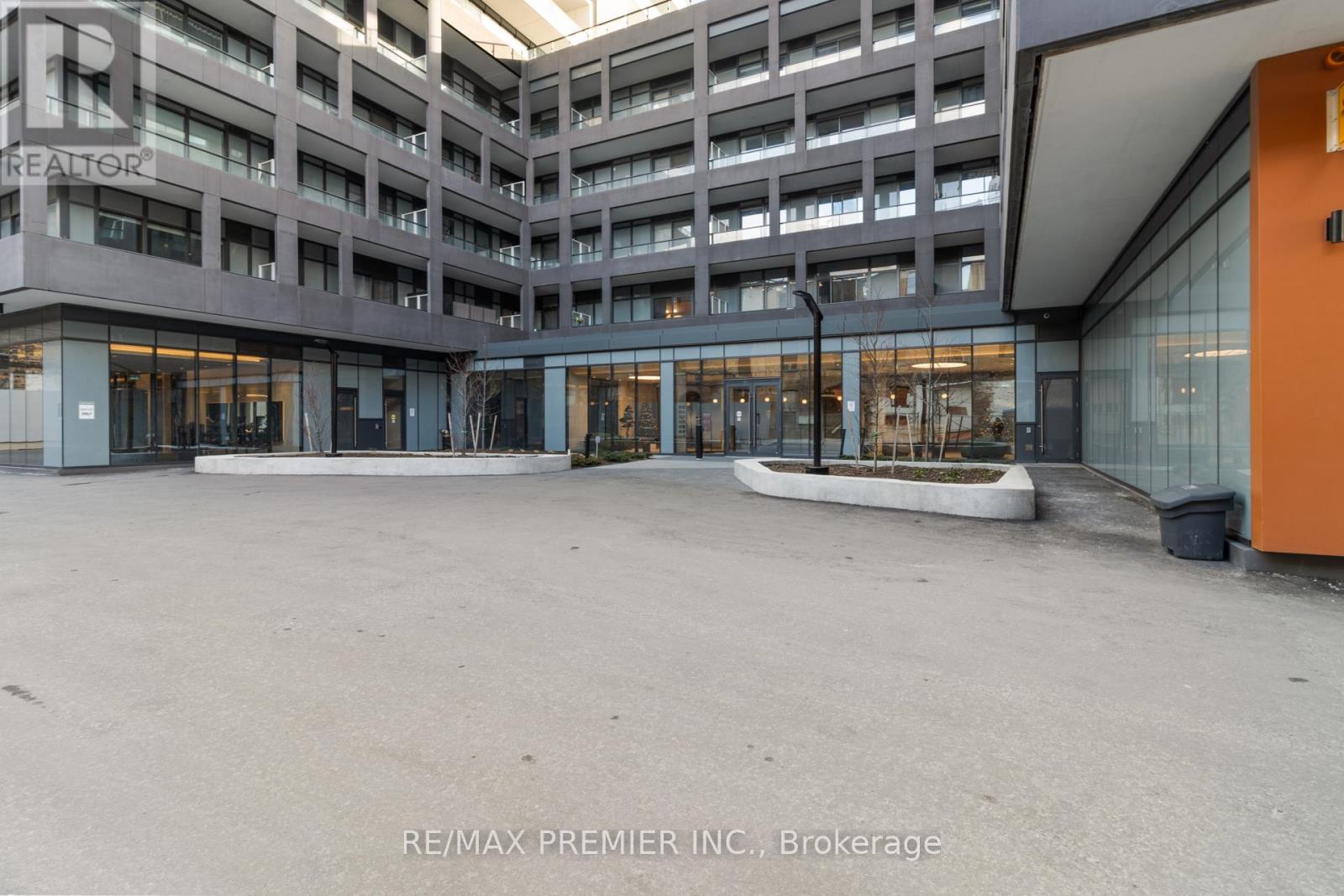 Photo 2 of 308 9 Tecumseth Street, Toronto ON