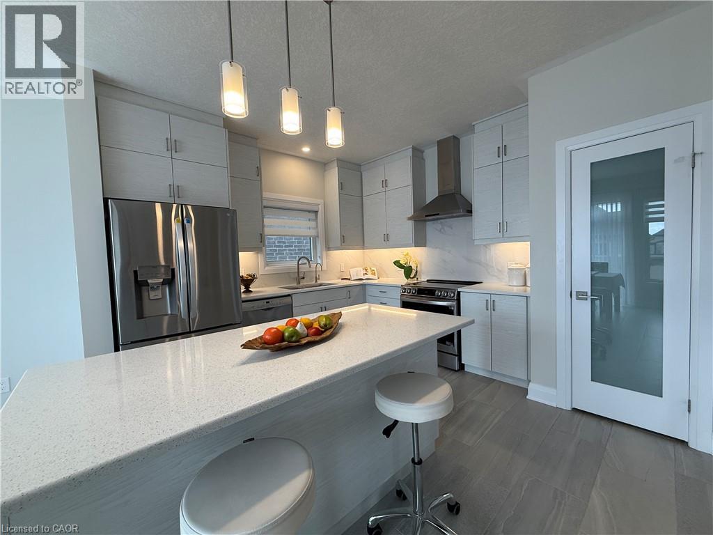 Photo 13 of 296 Chokecherry Crescent Crescent, Waterloo ON