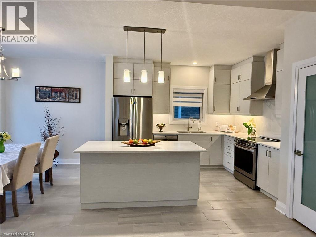 Photo 9 of 296 Chokecherry Crescent Crescent, Waterloo ON