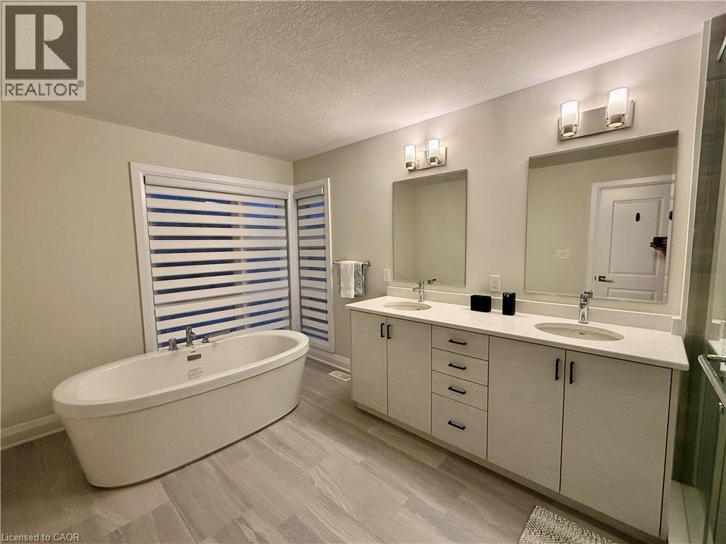 Photo 24 of 296 Chokecherry Crescent Crescent, Waterloo ON