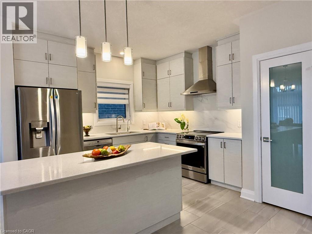 Photo 8 of 296 Chokecherry Crescent Crescent, Waterloo ON