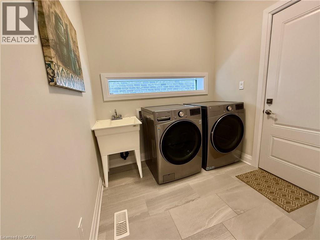 Photo 36 of 296 Chokecherry Crescent Crescent, Waterloo ON