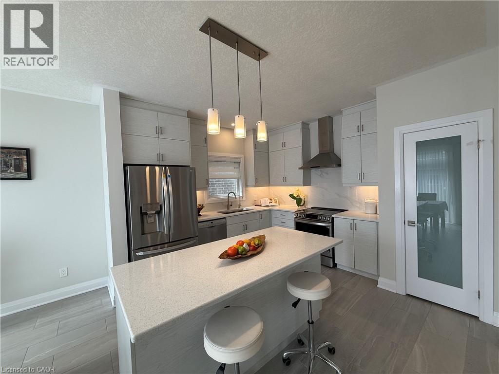 Photo 12 of 296 Chokecherry Crescent Crescent, Waterloo ON