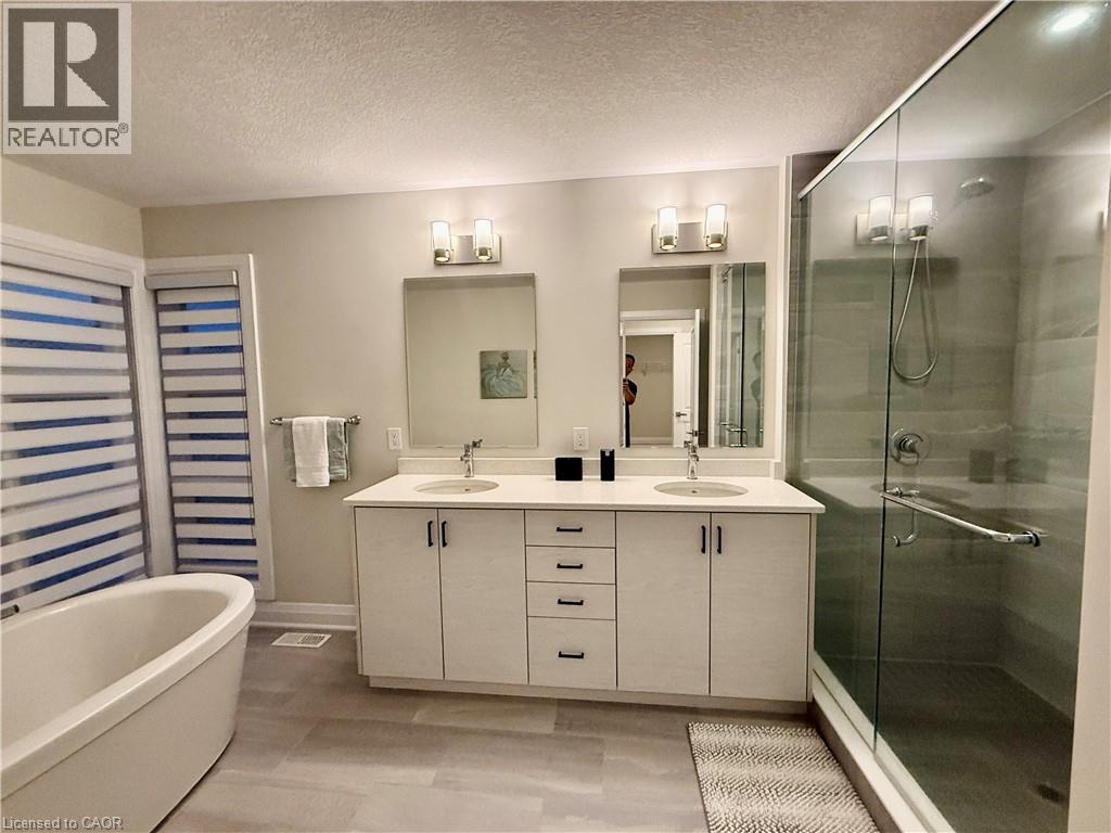 Photo 22 of 296 Chokecherry Crescent Crescent, Waterloo ON