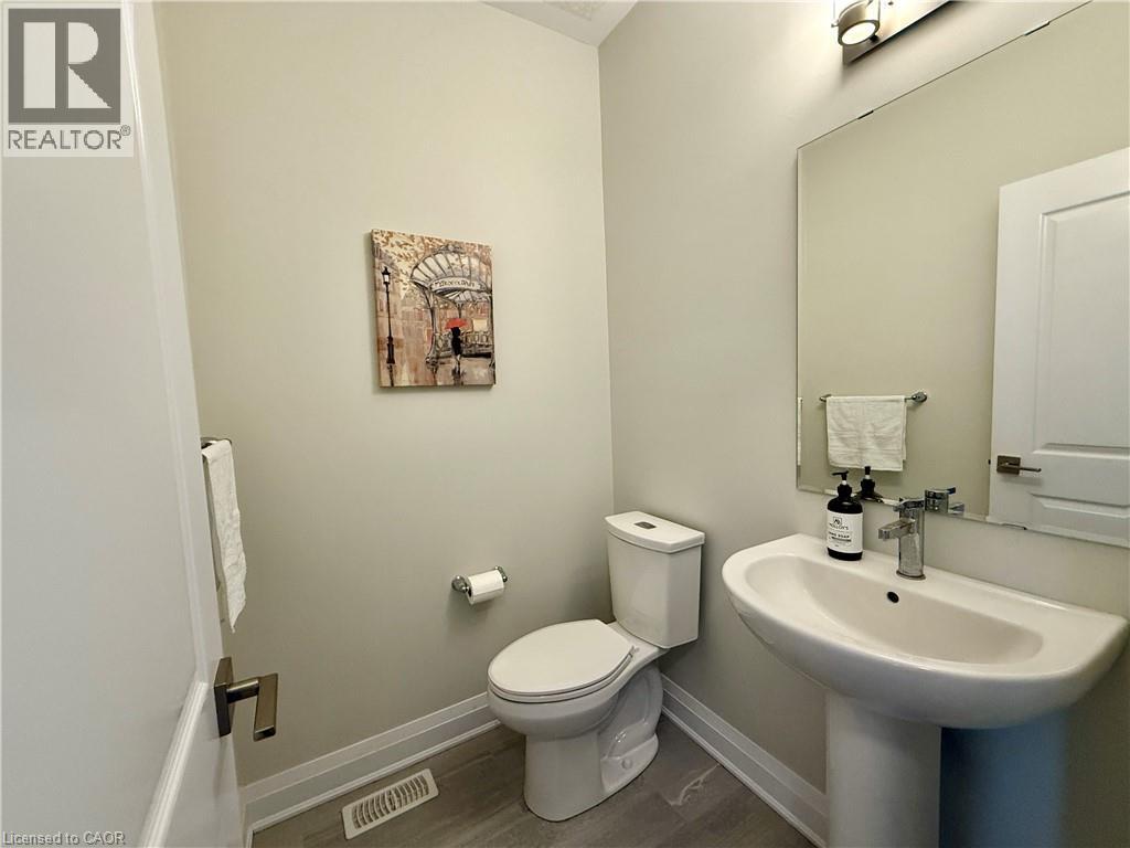 Photo 16 of 296 Chokecherry Crescent Crescent, Waterloo ON