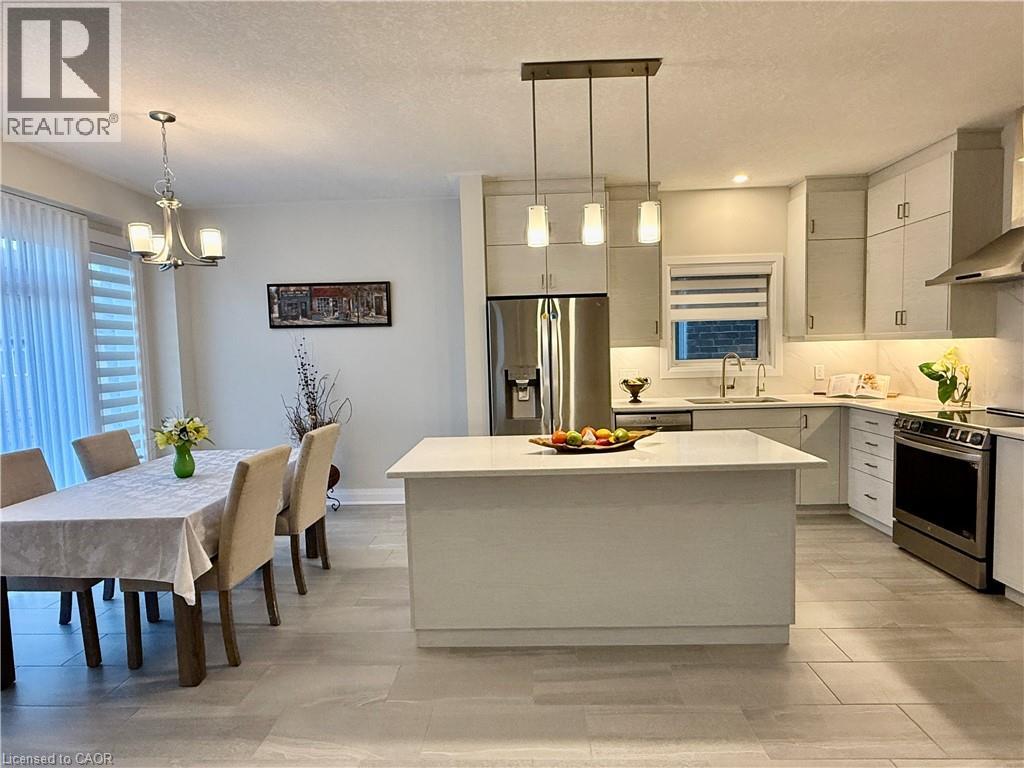 Photo 11 of 296 Chokecherry Crescent Crescent, Waterloo ON
